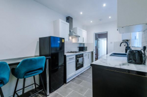 3 Bedroom House Manchester Hosted By MCR Dens